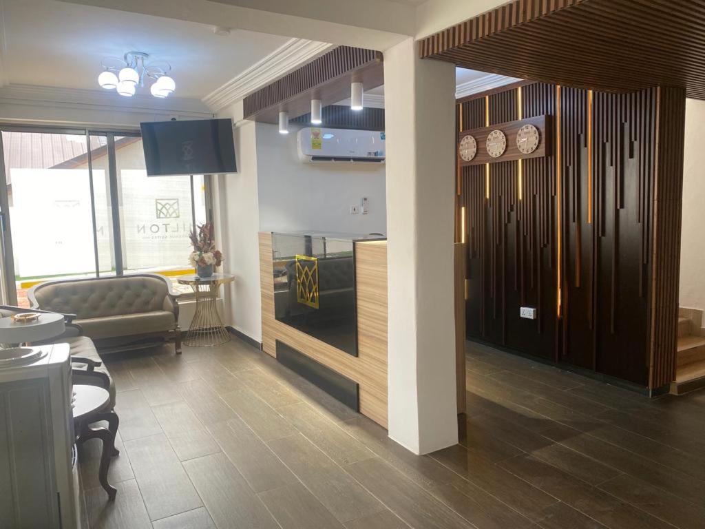 Milton Avenue Suites Accra Buitenkant foto