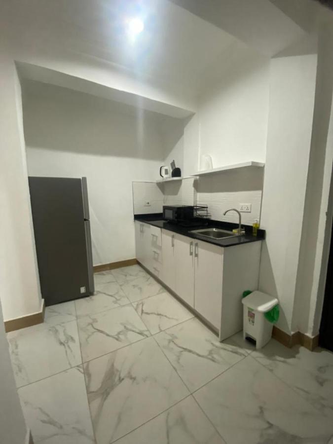 Milton Avenue Suites Accra Buitenkant foto